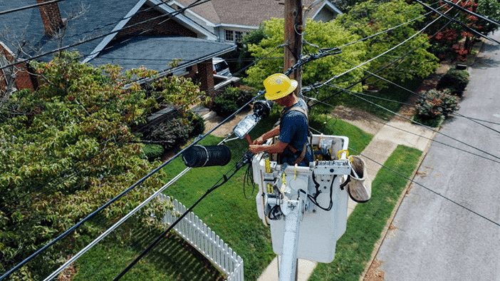 Troubleshooting and repair on an electrical line in boca raton