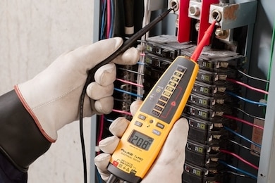 troubleshooting the electrical current in a service panel